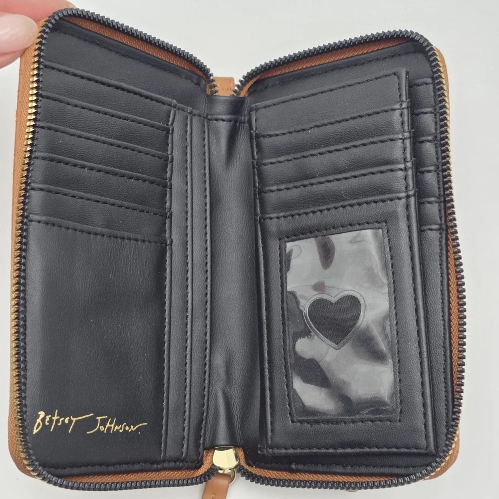 Betsey Johnson Kara Embossed Hearts Zip Wallet Wristlet - Brown With Gold‎